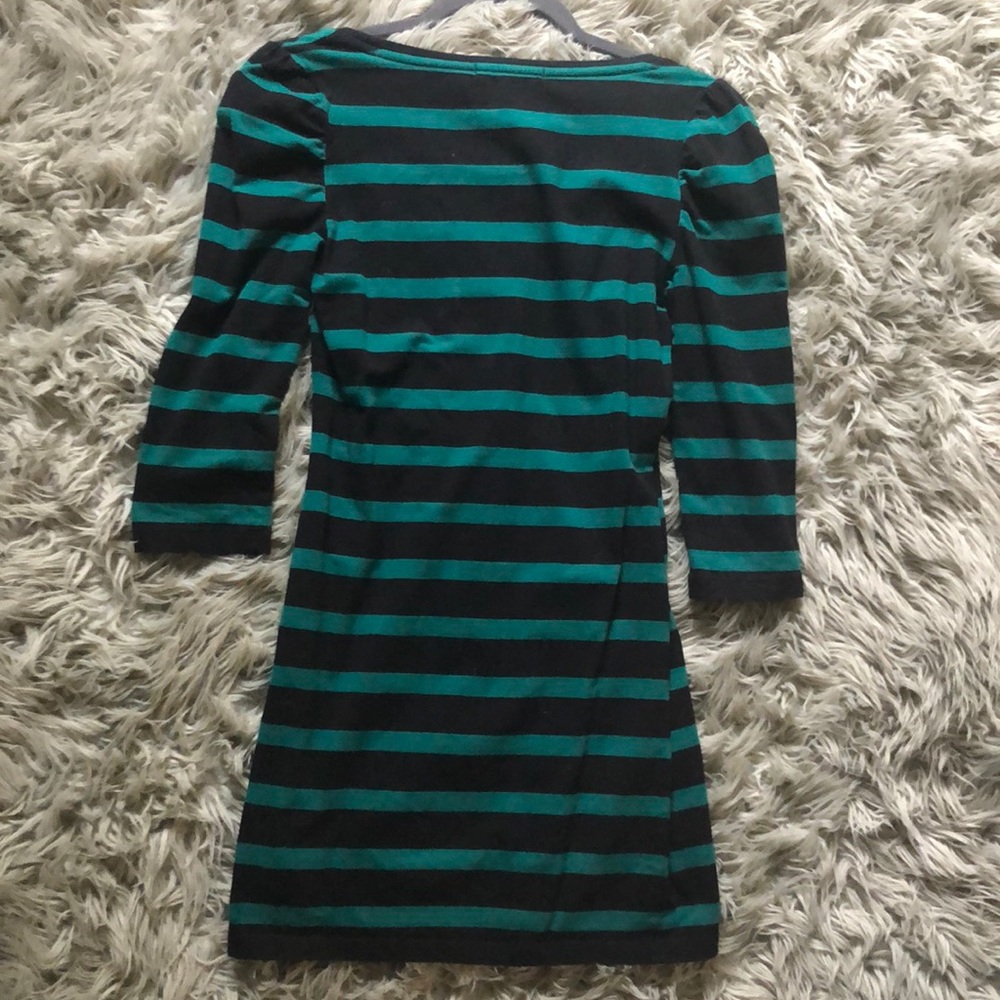 FOREVER 21 DRESS 🖤💚 - Picture 2 of 3